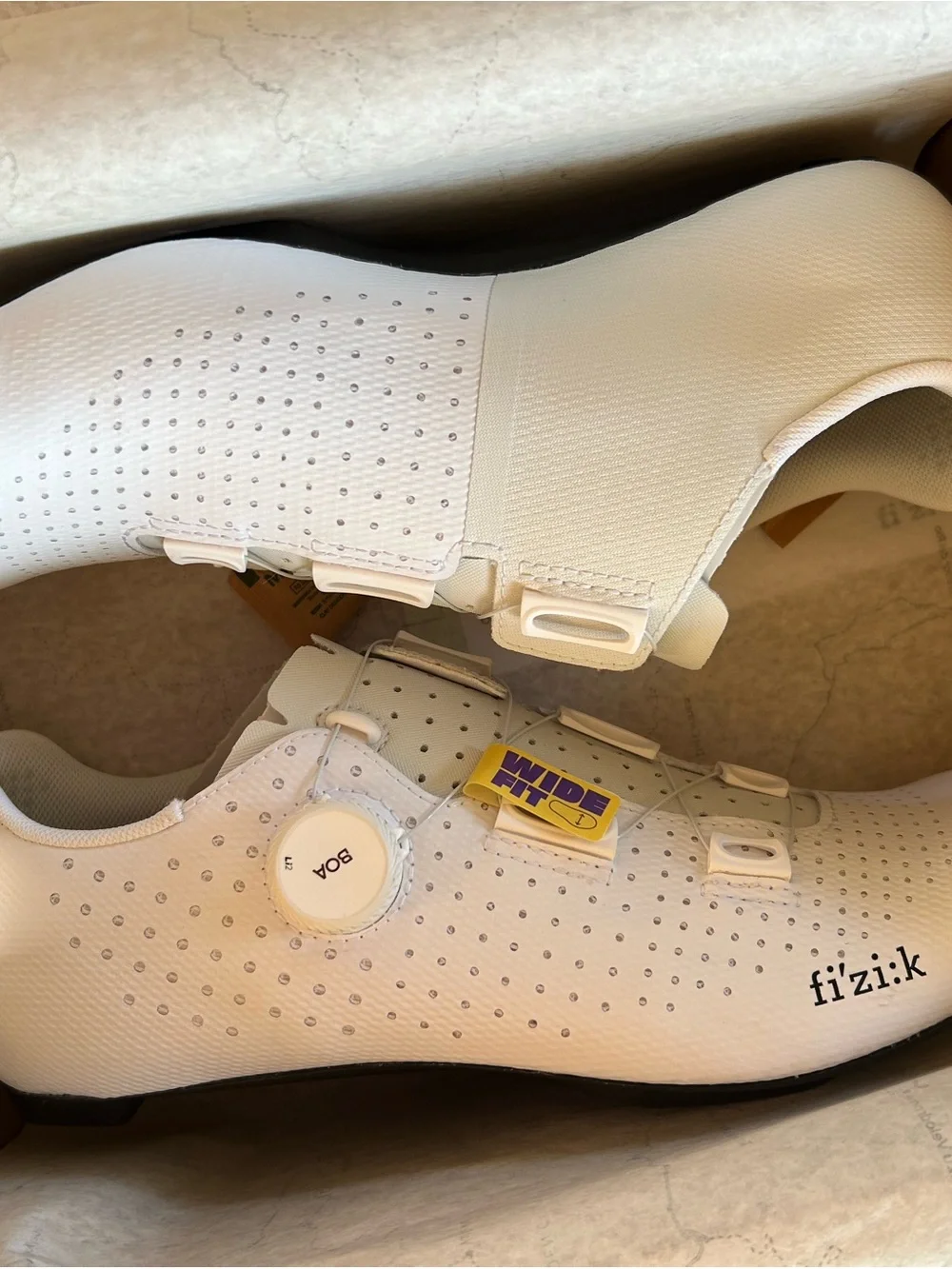 fizik Tempo Decos Carbon (wide) Cycling Shoes — White, size 41